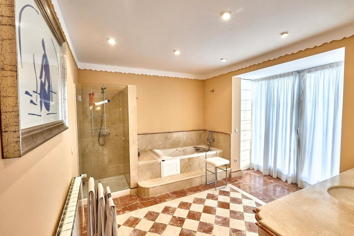 R5016967 - 7 Dormitorio Villa en San Pedro de Alcantara, Málaga