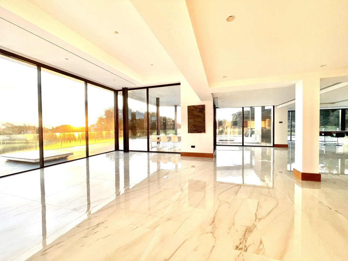 R5014051 - 6 Bedroom Villa in Sotogrande, Cadiz