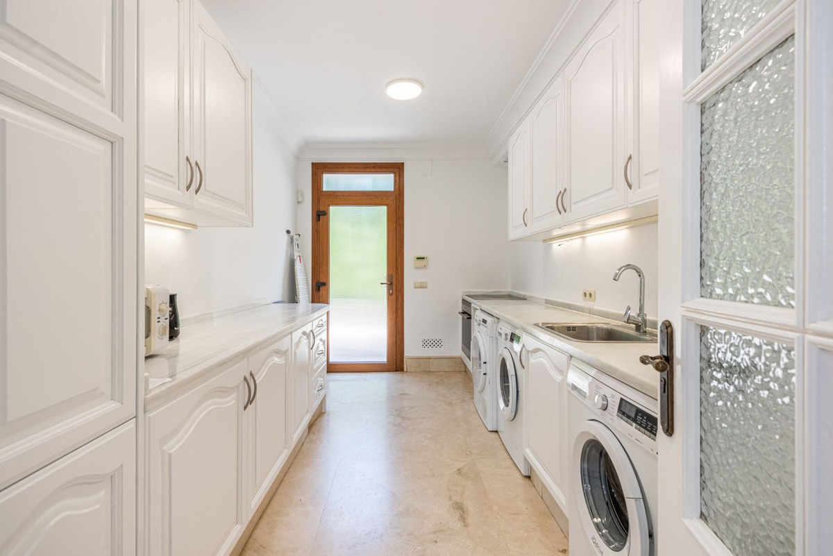 R5014039 - 7 Bedroom Villa in Sotogrande, Cadiz