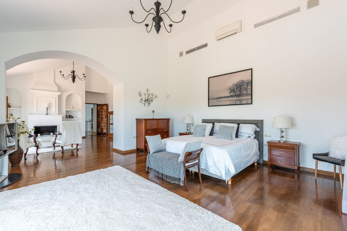 R5014039 - 7 Bedroom Villa in Sotogrande, Cadiz