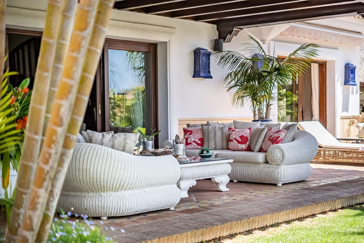R5014273 - 7 Bedroom Villa in Marbella, Malaga