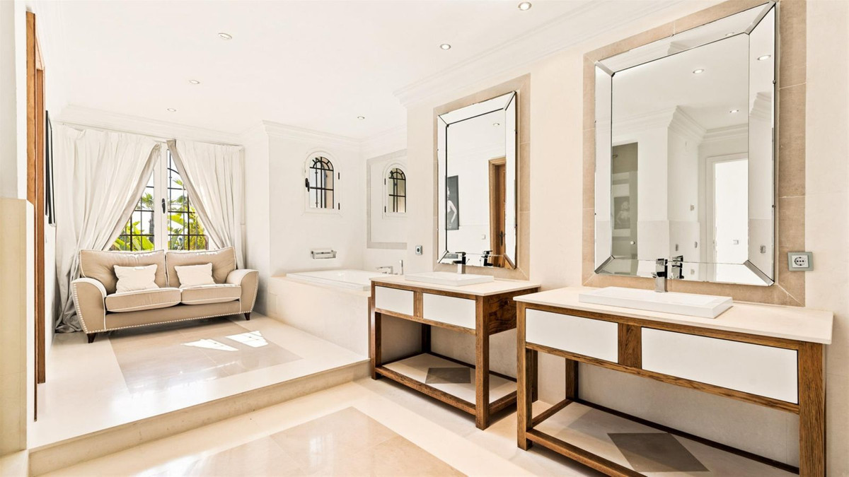 R5017099 - 8 Dormitorio Villa en Estepona, Málaga