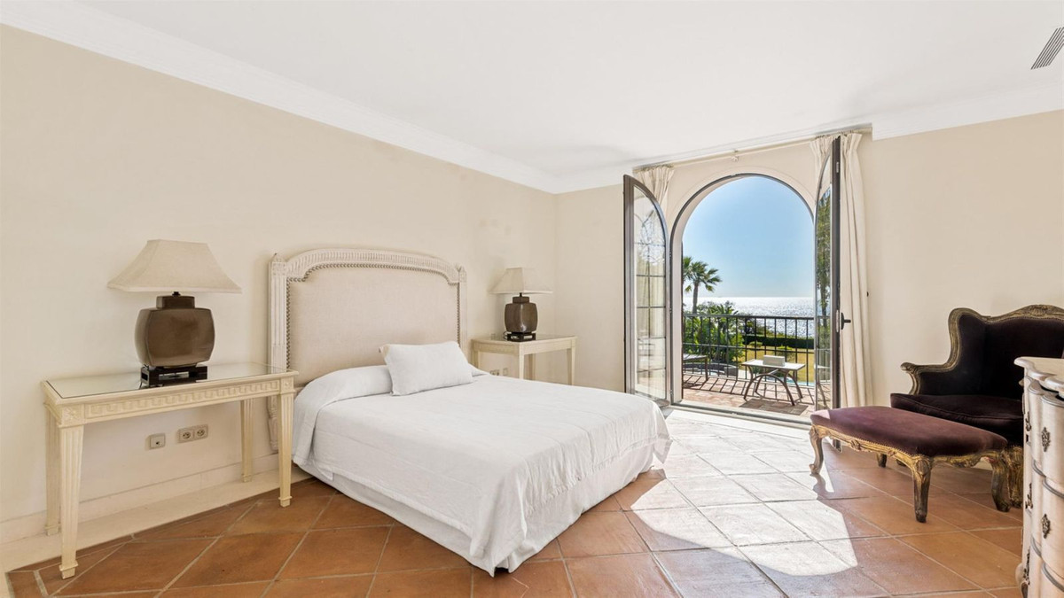 R5017099 - 8 Dormitorio Villa en Estepona, Málaga