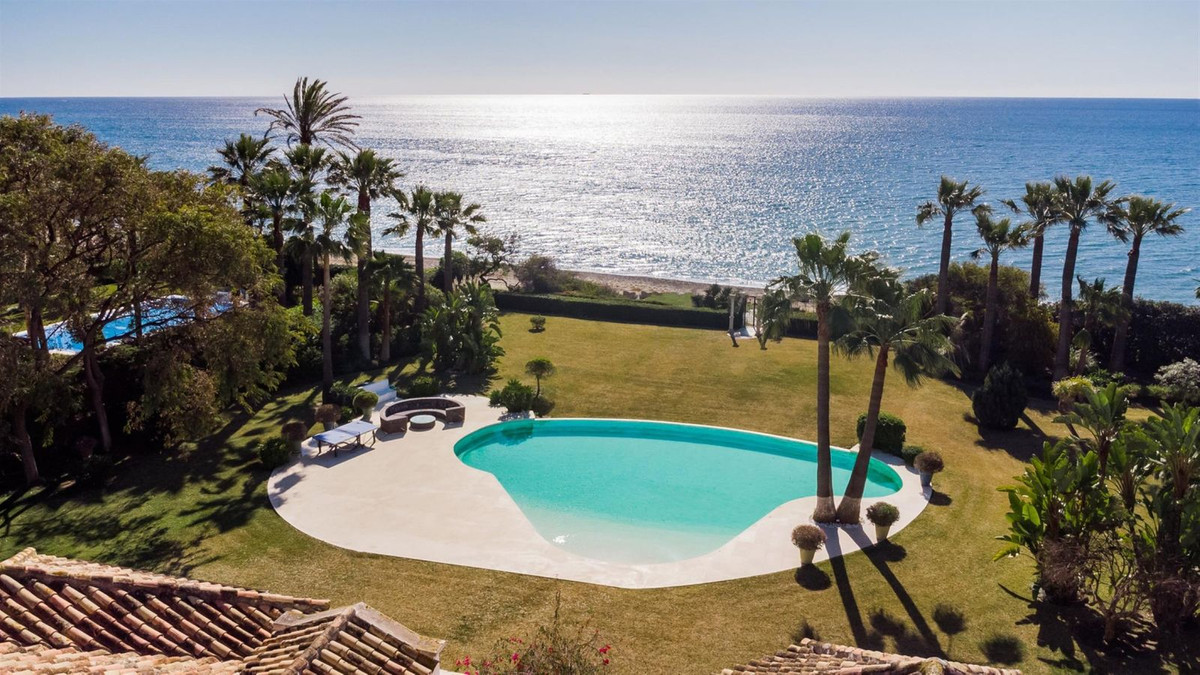 R5017099 - 8 Dormitorio Villa en Estepona, Málaga