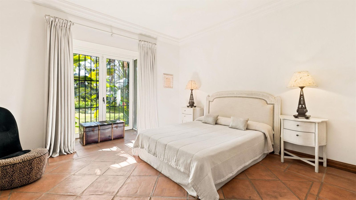 R5017099 - 8 Dormitorio Villa en Estepona, Málaga
