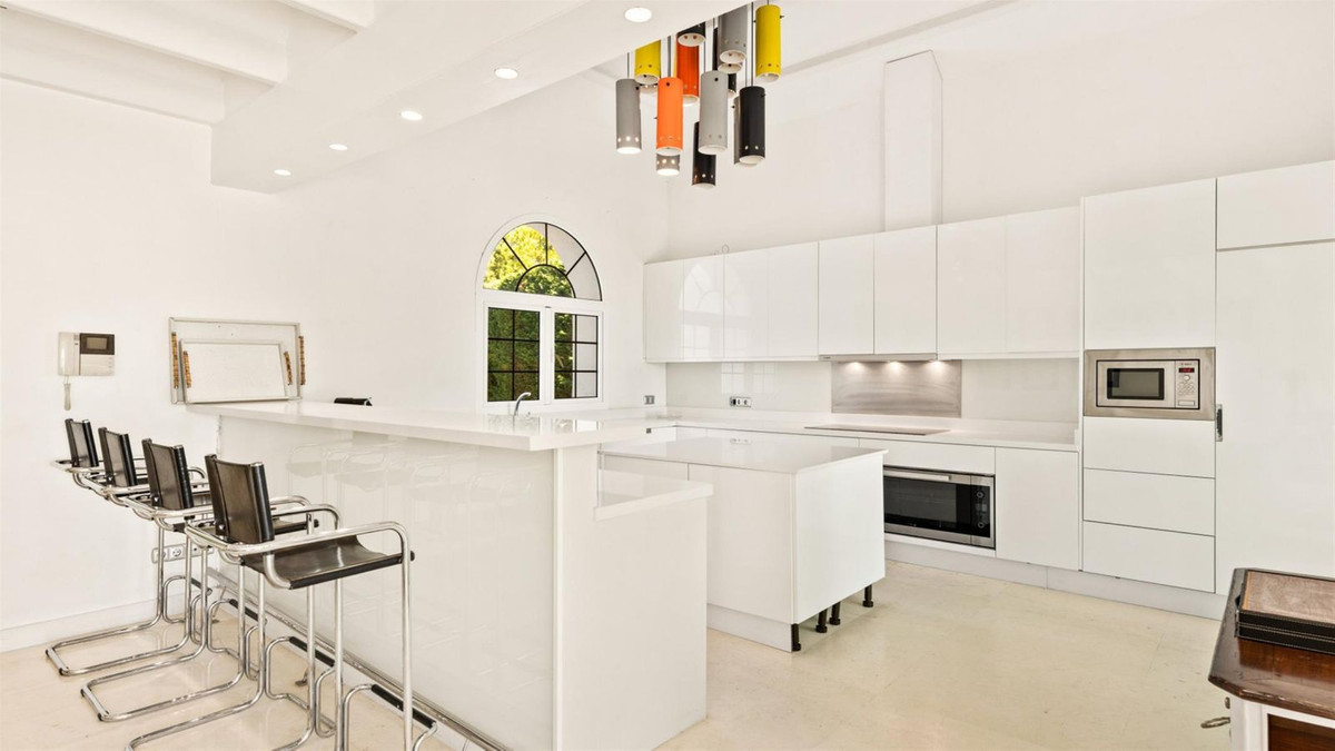 R5017099 - 8 Dormitorio Villa en Estepona, Málaga