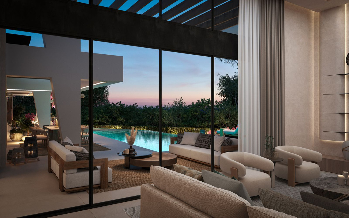R4305991 - 4 Bedroom Villa in Marbella, Malaga