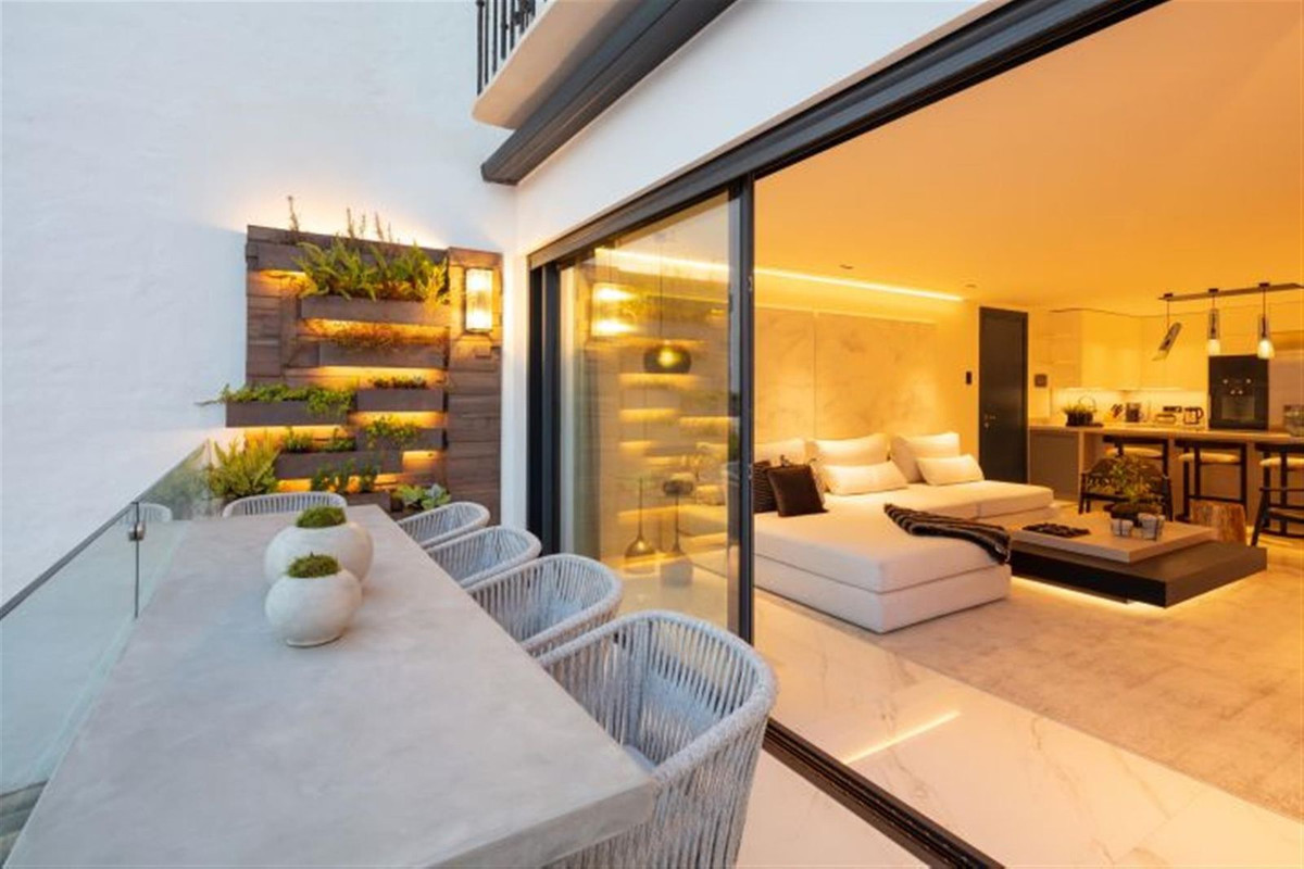 R4330501 - 3 Bedroom Apartment in Marbella, Malaga