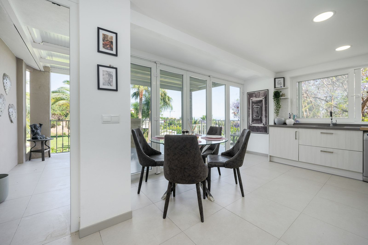 R4387732 - 7 Bedroom Villa in Marbella, Malaga