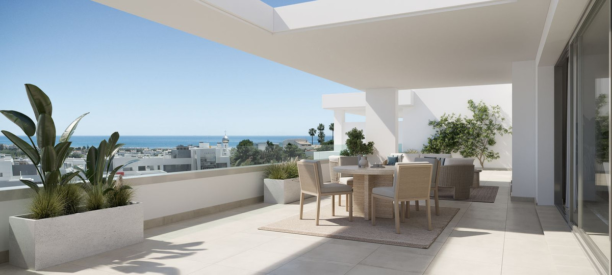 R4744108 - 2 Bedroom Apartment in Estepona, Malaga