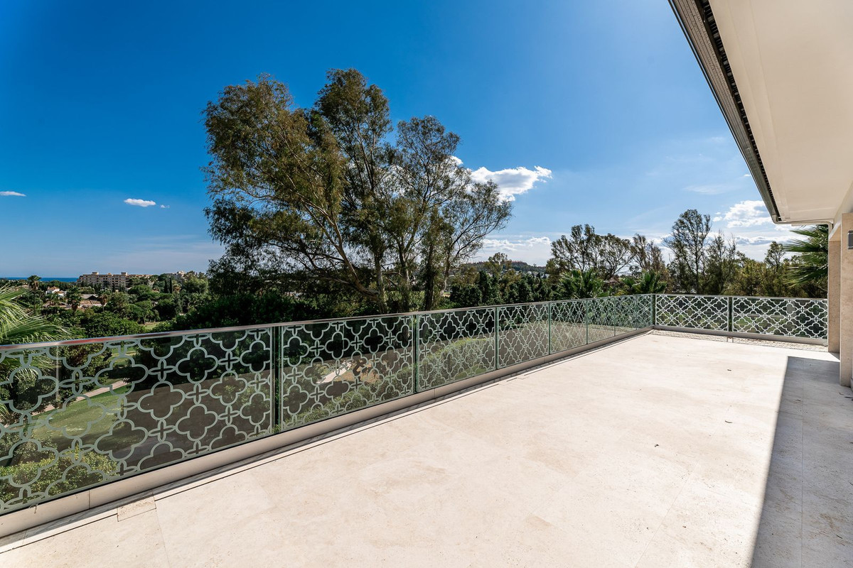 R4784455 - 5 Bedroom Villa in Marbella, Malaga