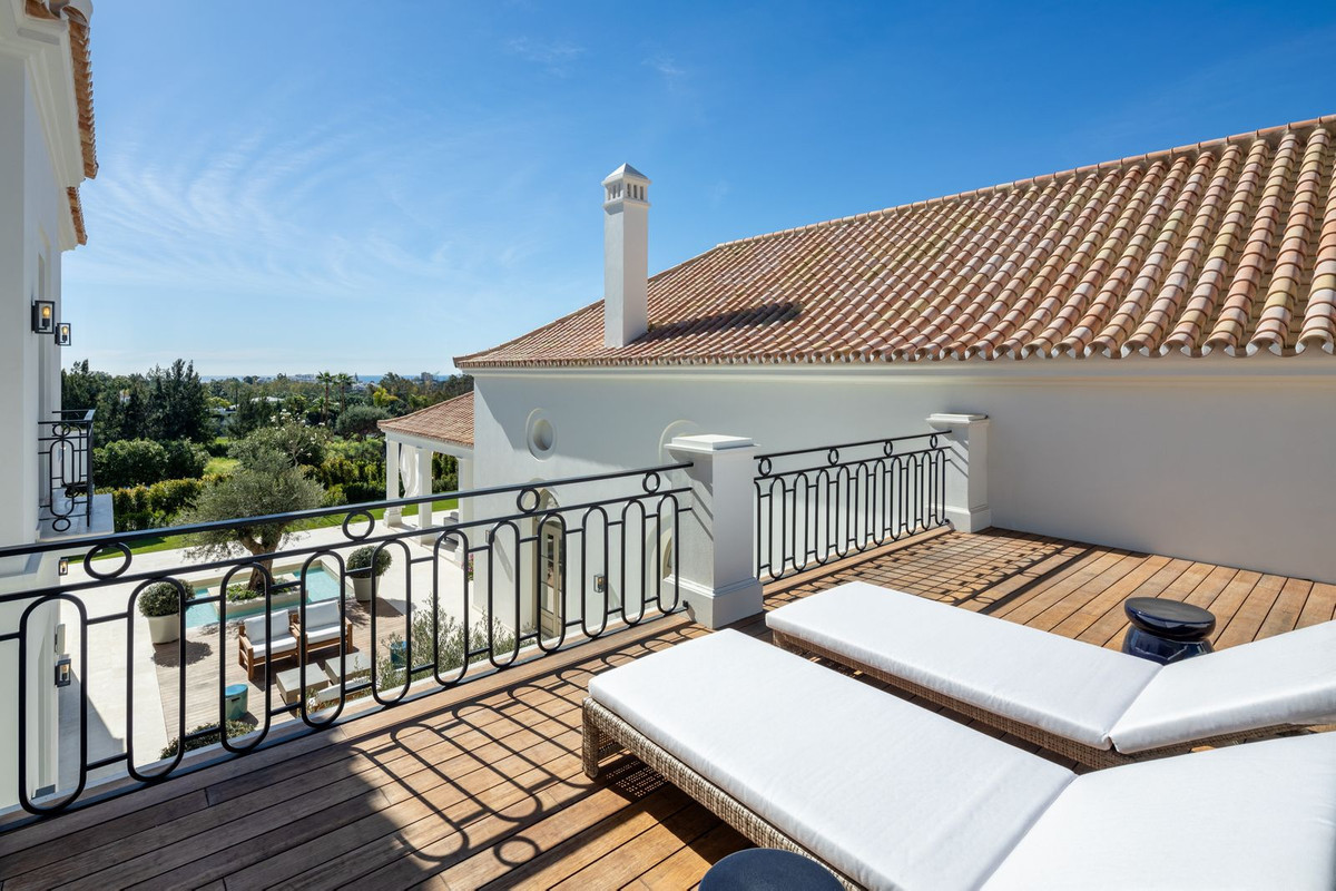 R4787413 - 6 Bedroom Villa in Marbella, Malaga