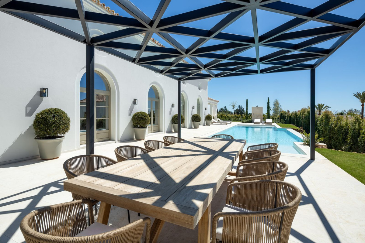 R4787413 - 6 Bedroom Villa in Marbella, Malaga