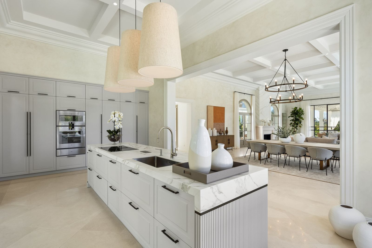 R4787413 - 6 Bedroom Villa in Marbella, Malaga