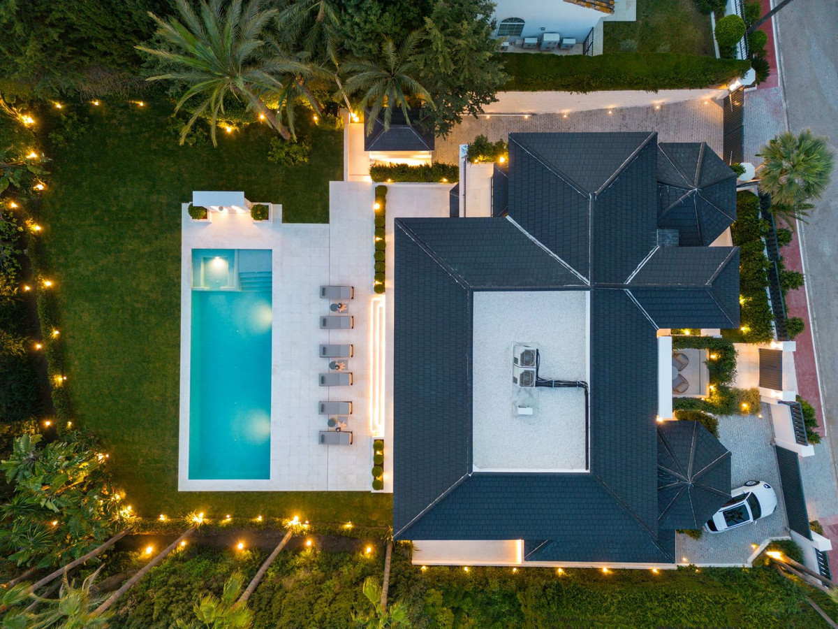 R4714183 - 6 Bedroom Villa in Marbella, Malaga