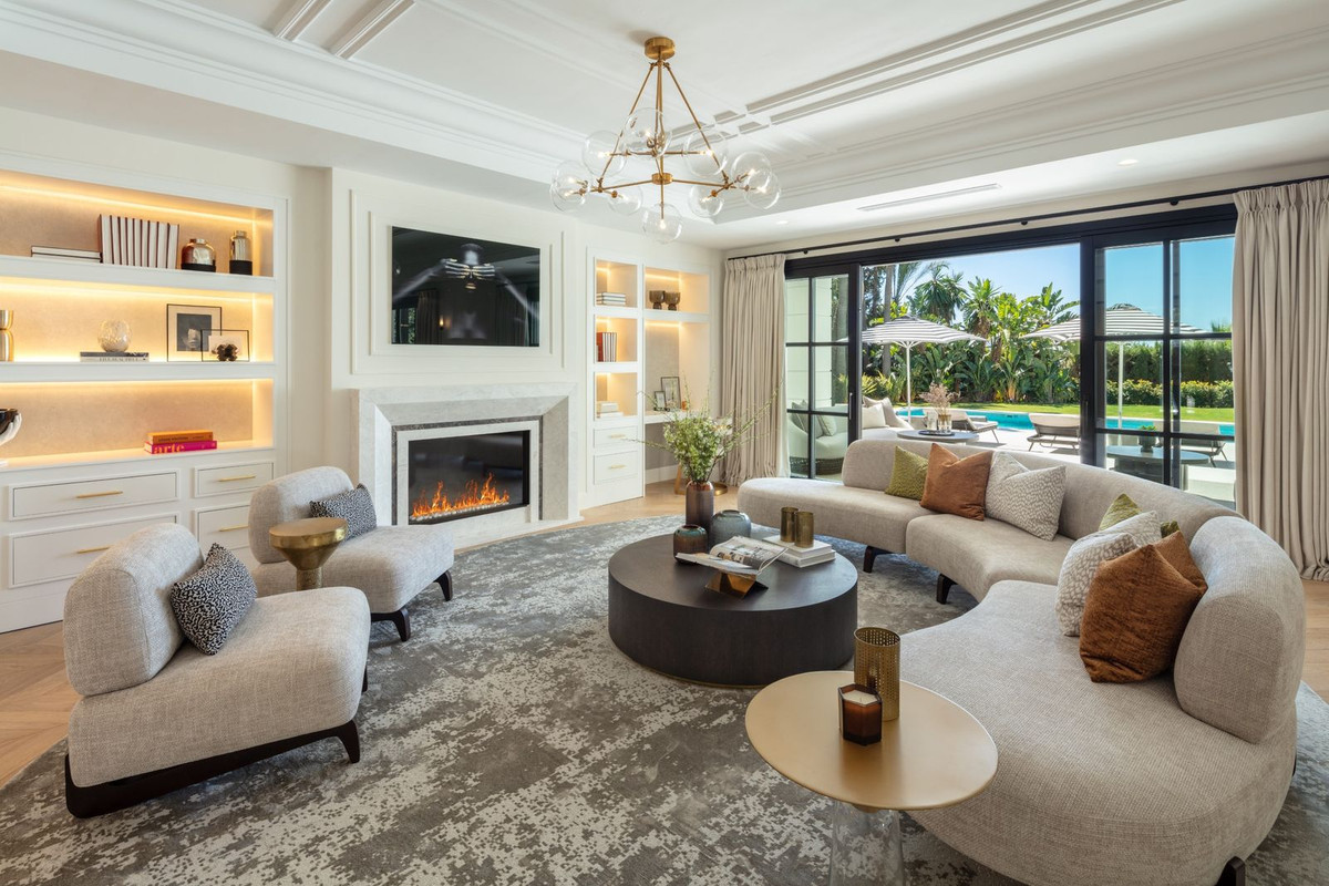 R4714183 - 6 Bedroom Villa in Marbella, Malaga