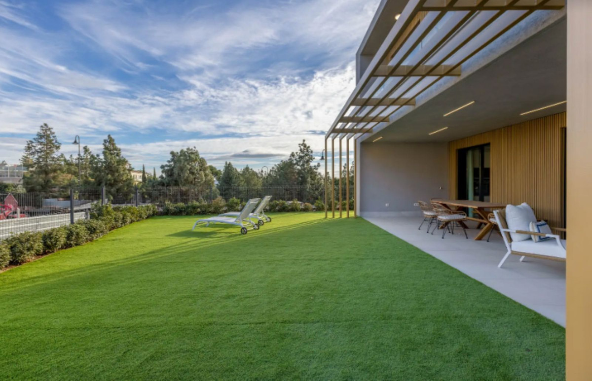 R4731946 - 4 Bedroom Town House in Mijas Costa, Malaga