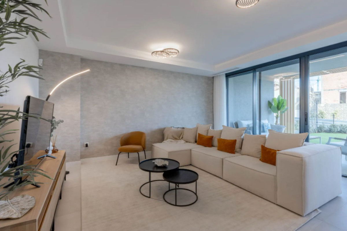 R4731946 - 4 Bedroom Town House in Mijas Costa, Malaga
