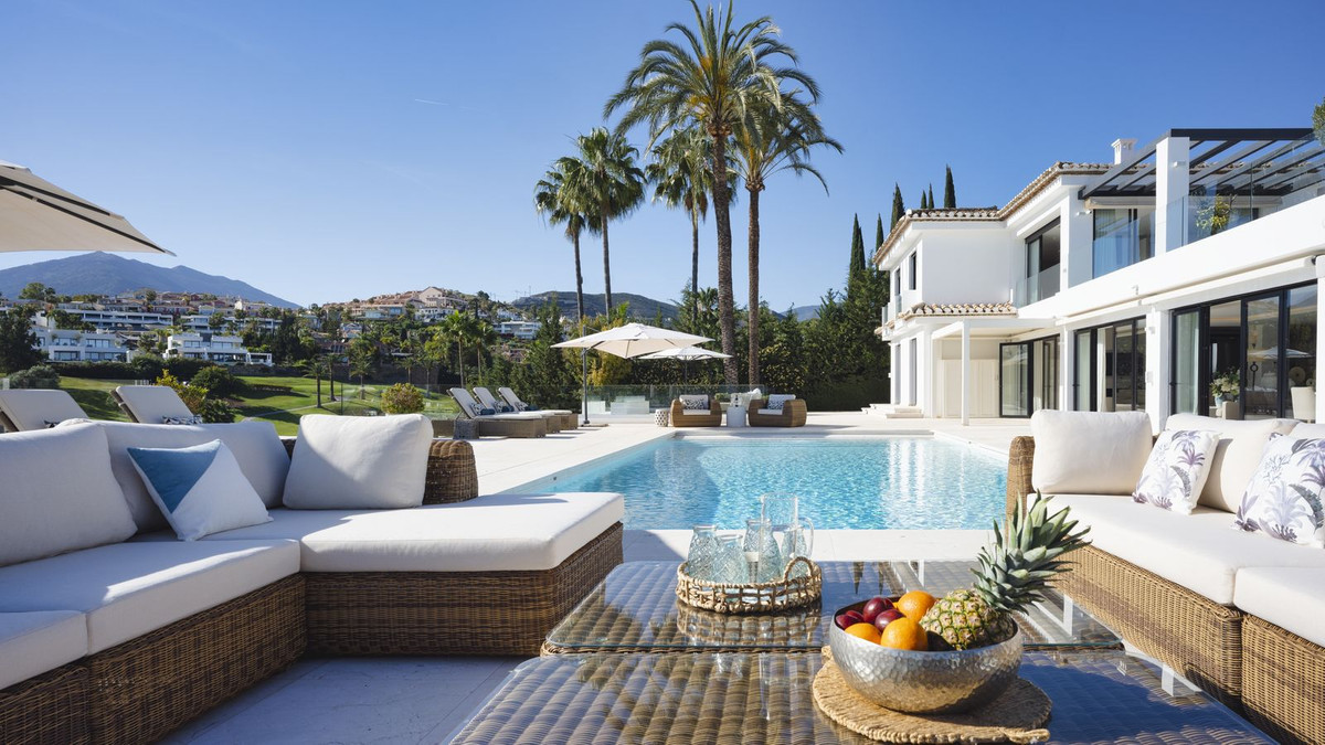 R4732684 - 7 Bedroom Villa in Marbella, Malaga