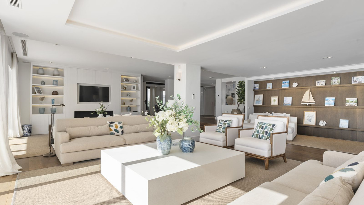 R4732684 - 7 Bedroom Villa in Marbella, Malaga