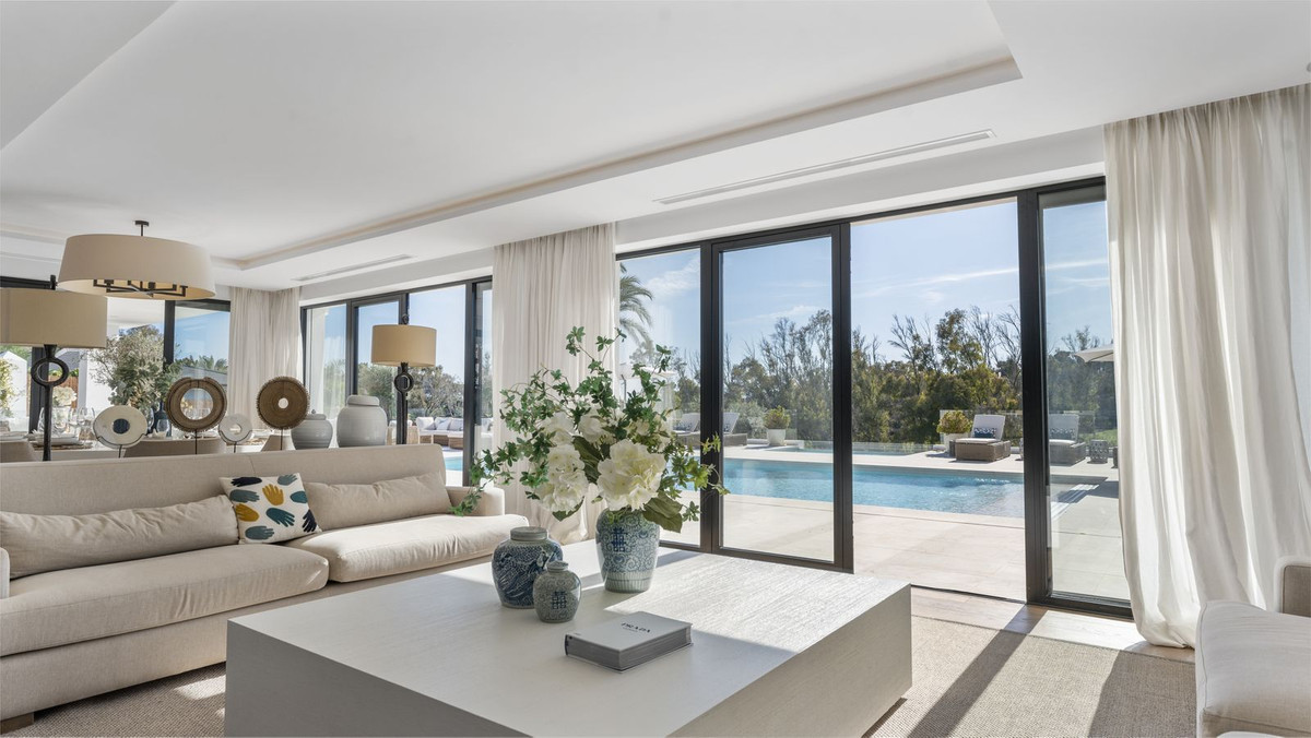 R4732684 - 7 Bedroom Villa in Marbella, Malaga