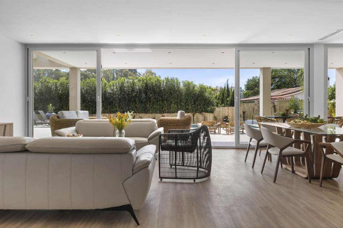 R4631500 - 5 Bedroom Villa in San Pedro de Alcantara, Malaga