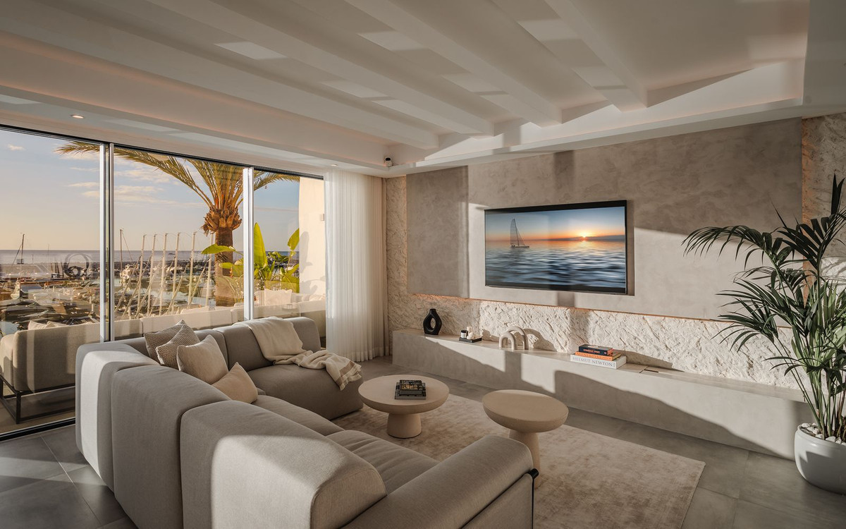 R4639936 - 4 Bedroom Apartment in Marbella, Malaga