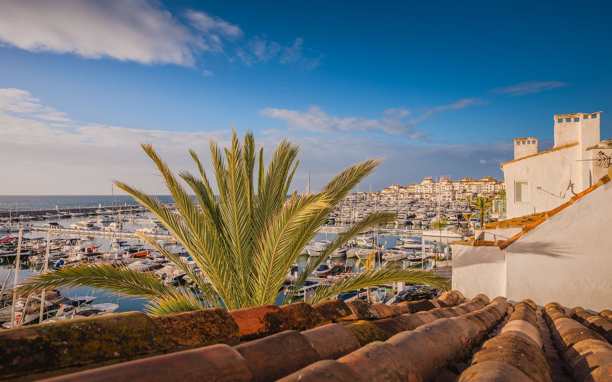 R4639936 - 4 Bedroom Apartment in Marbella, Malaga