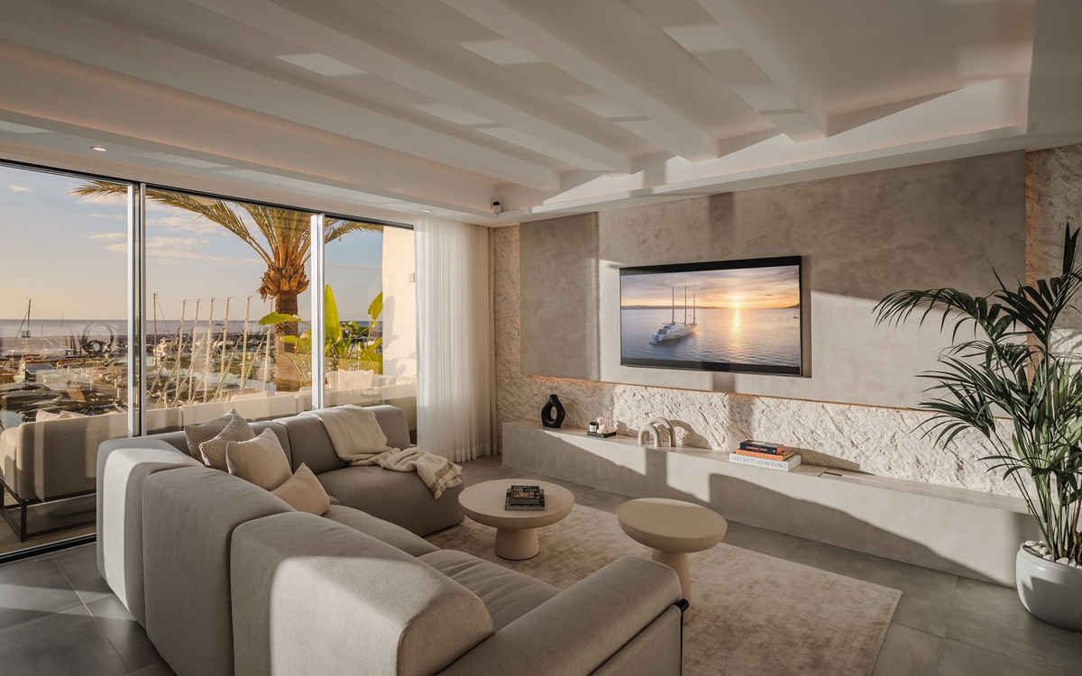 R4639936 - 4 Bedroom Apartment in Marbella, Malaga