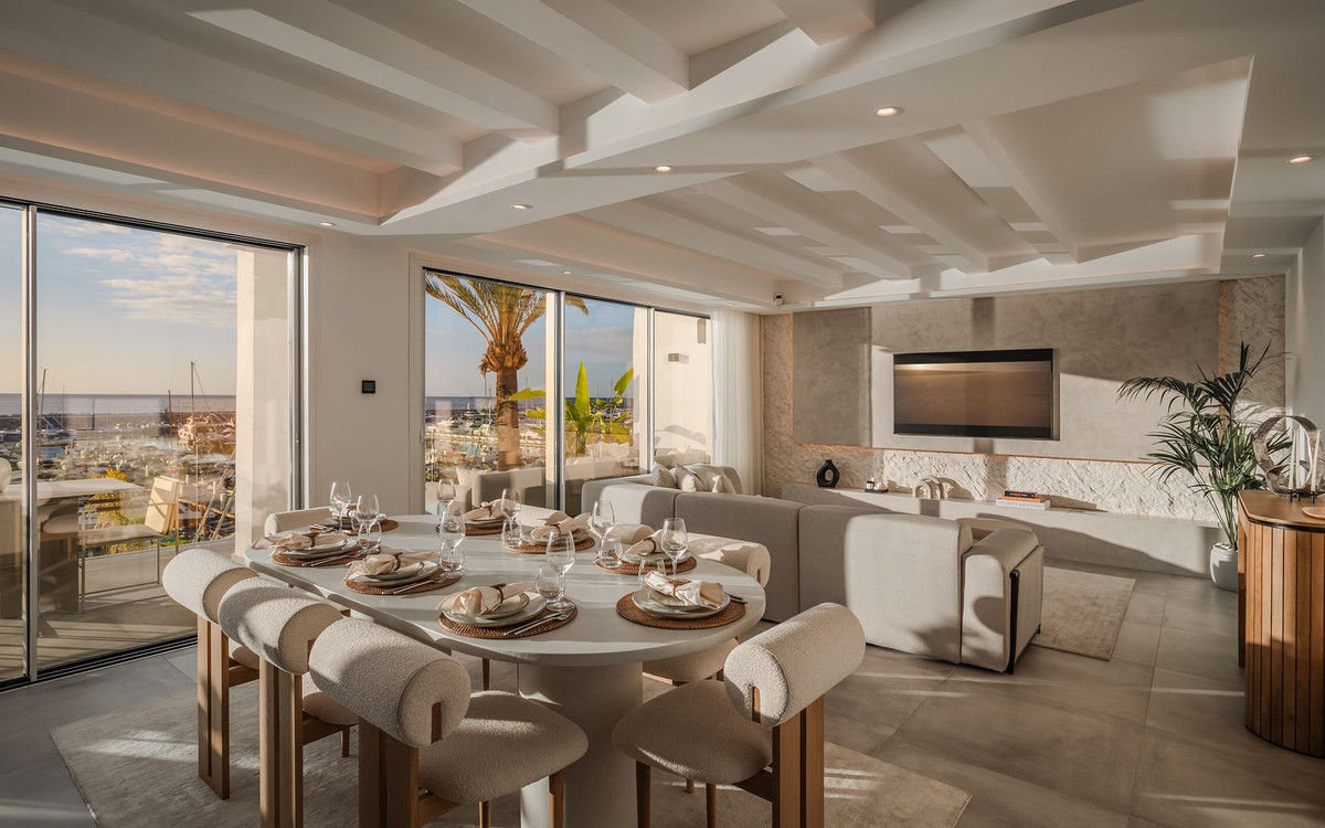 R4639936 - 4 Bedroom Apartment in Marbella, Malaga