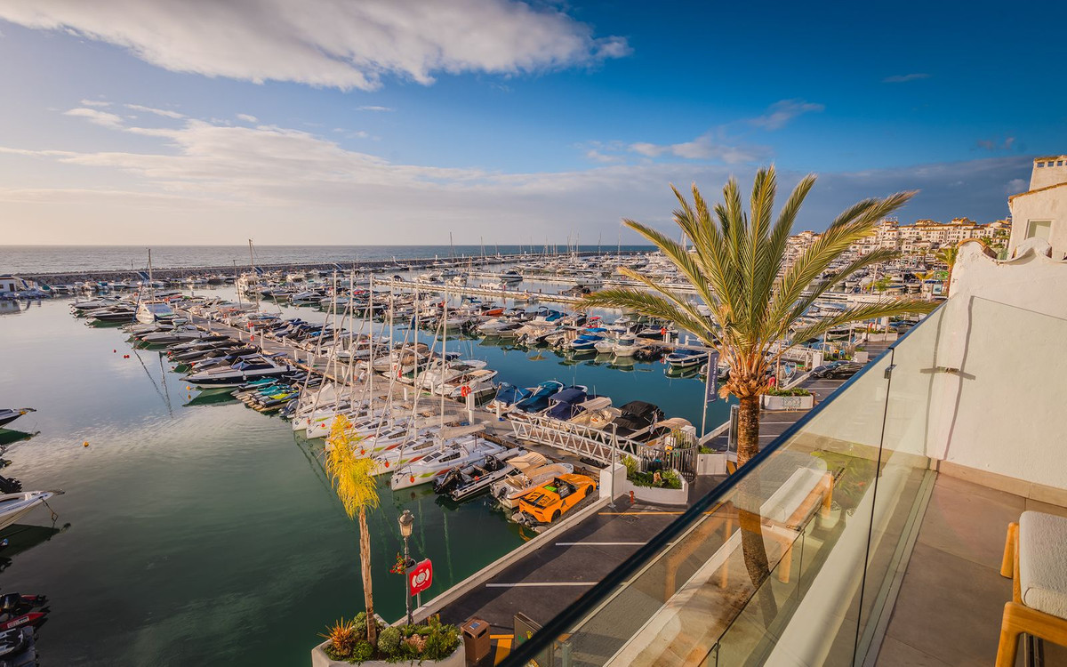 R4639936 - 4 Bedroom Apartment in Marbella, Malaga