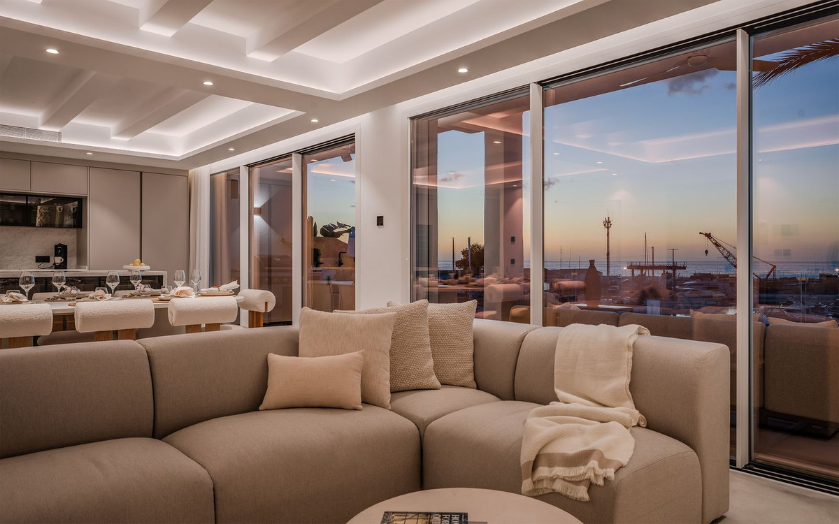 R4639936 - 4 Bedroom Apartment in Marbella, Malaga