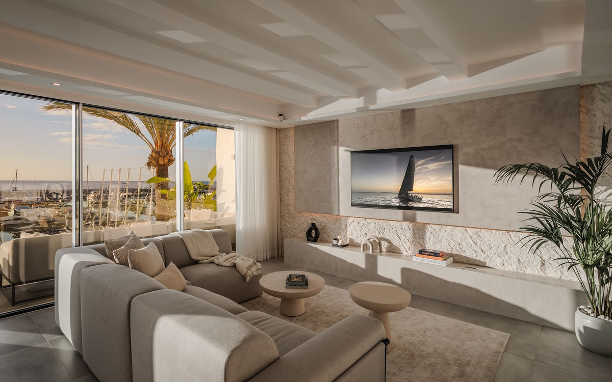 R4639936 - 4 Bedroom Apartment in Marbella, Malaga