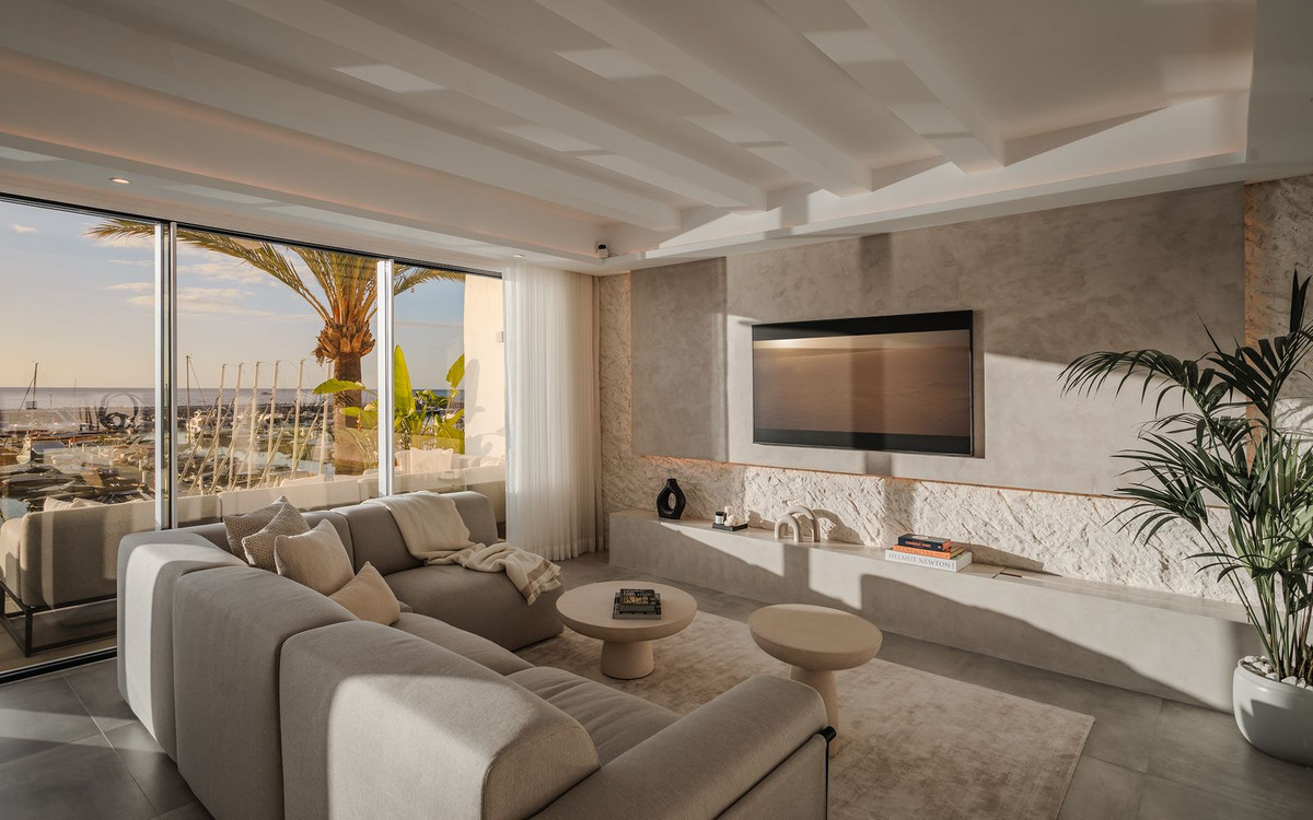 R4639936 - 4 Bedroom Apartment in Marbella, Malaga