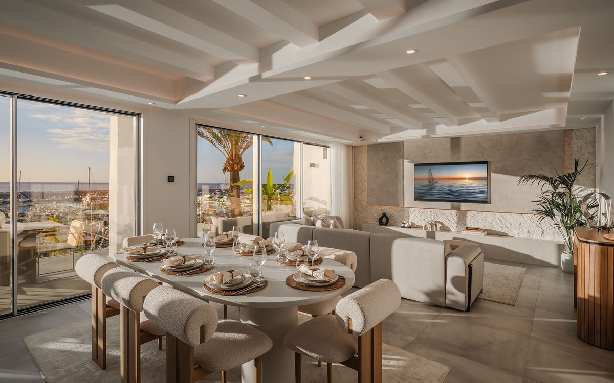 R4639936 - 4 Bedroom Apartment in Marbella, Malaga