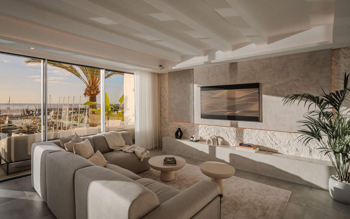 R4639936 - 4 Bedroom Apartment in Marbella, Malaga