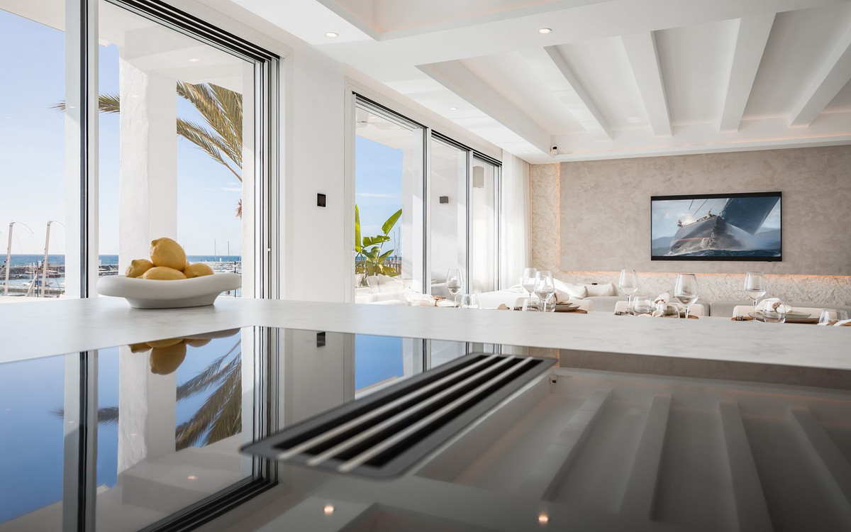 R4639936 - 4 Bedroom Apartment in Marbella, Malaga