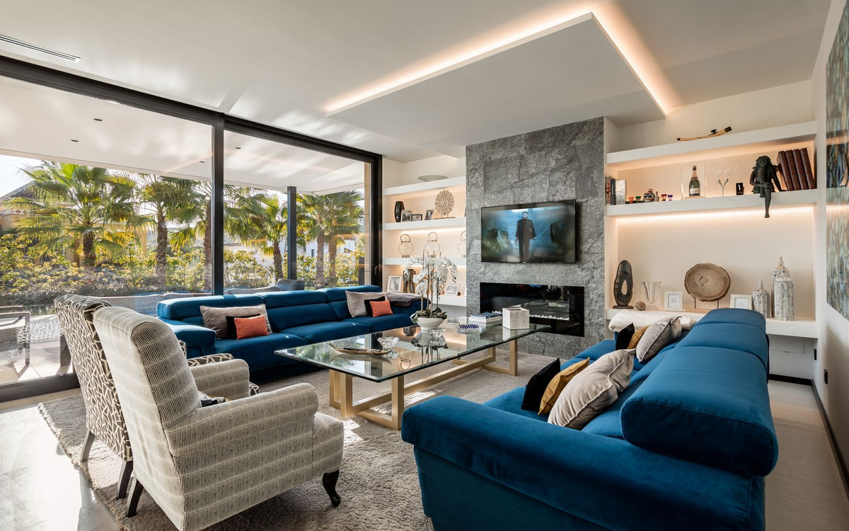 R4639915 - 6 Bedroom Villa in Marbella, Malaga