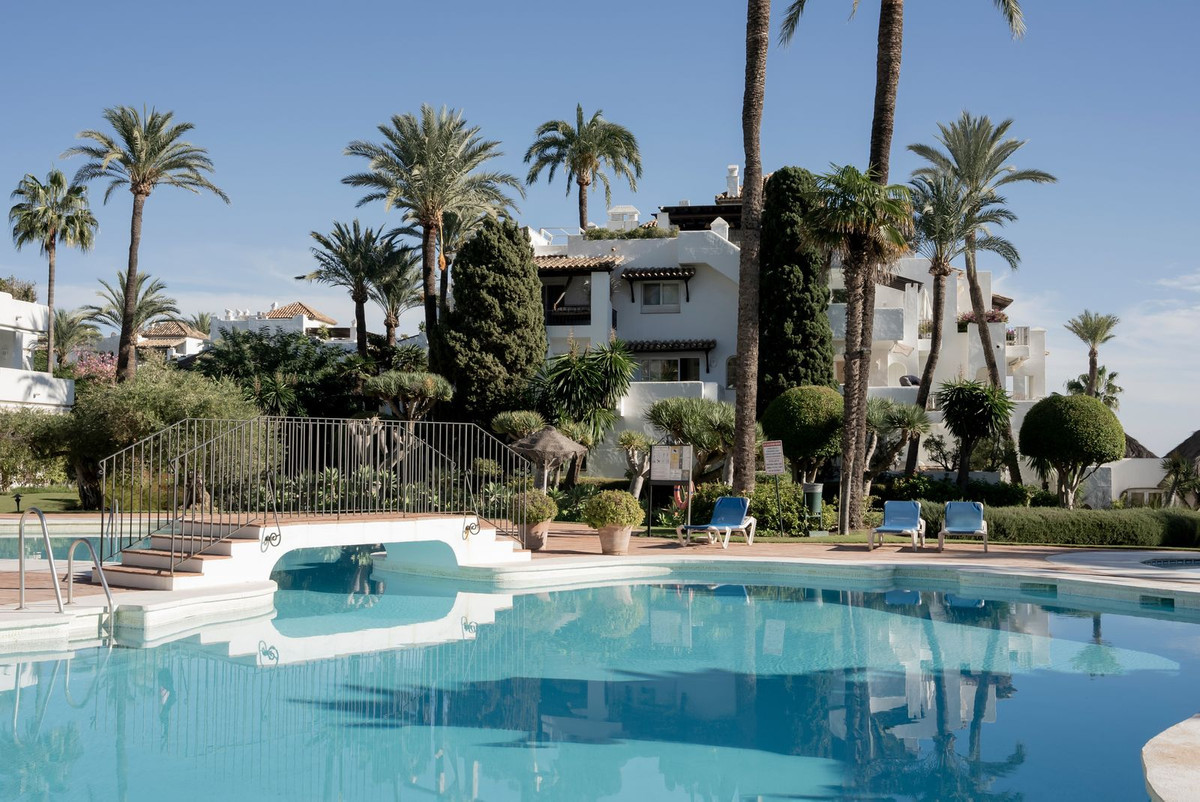 R4657357 - 2 Bedroom Apartment in Estepona, Malaga R4657357 - 2 Bedroom Apartment in Estepona, Malaga