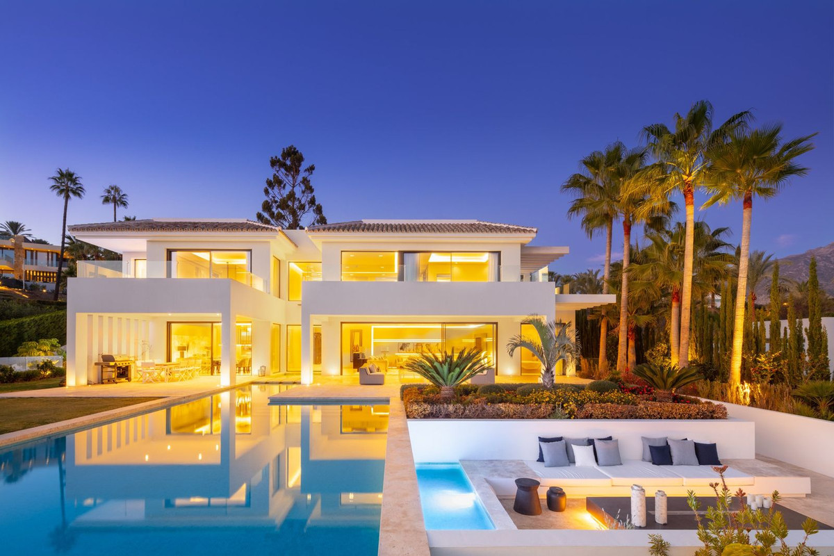 R4653127 - 6 Bedroom Villa in Marbella, Malaga