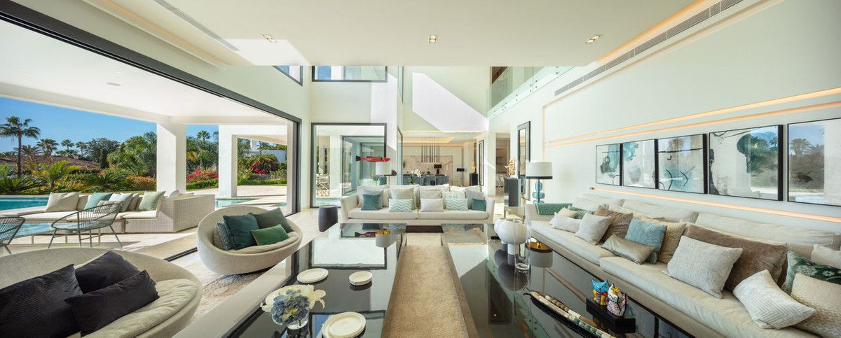 R4653127 - 6 Bedroom Villa in Marbella, Malaga