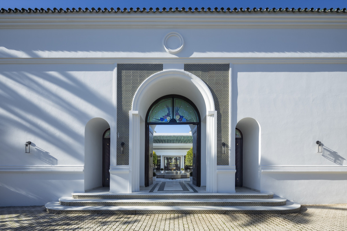 R4699930 - 12 Bedroom Villa in Marbella, Malaga
