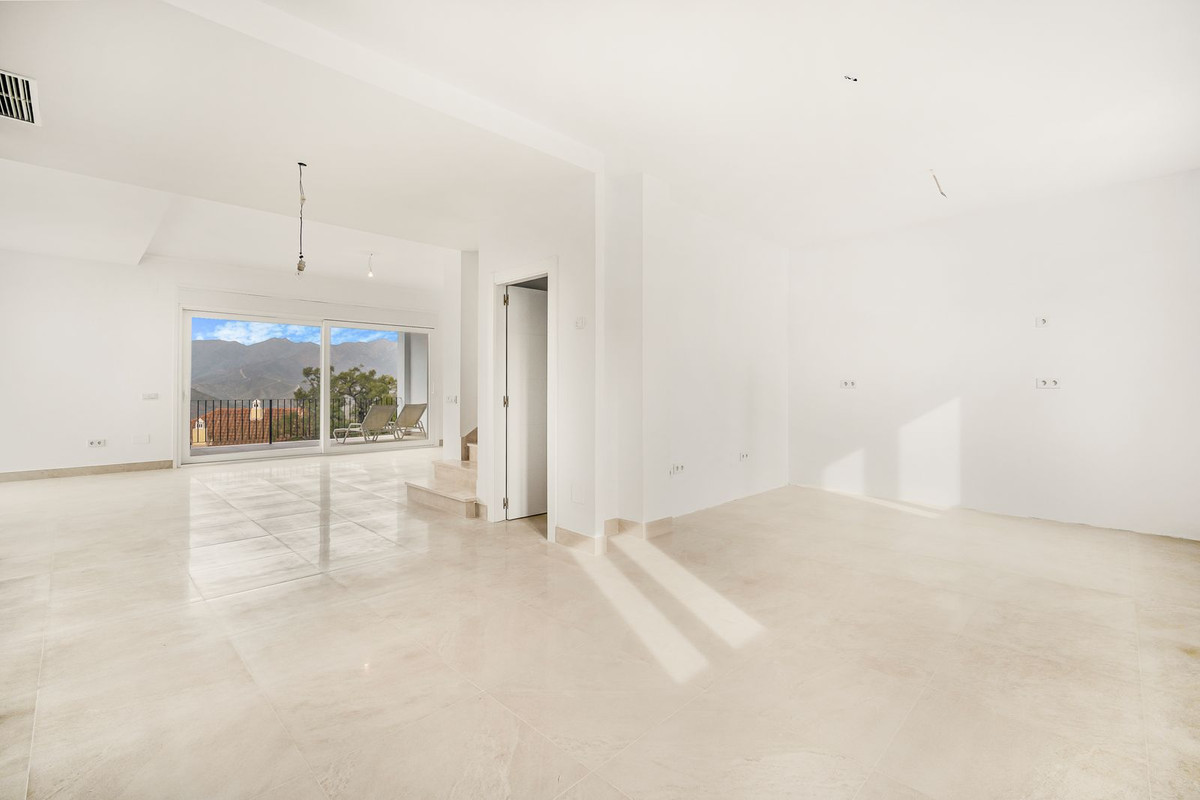 R4692088 - 3 Bedroom Villa in Marbella, Malaga