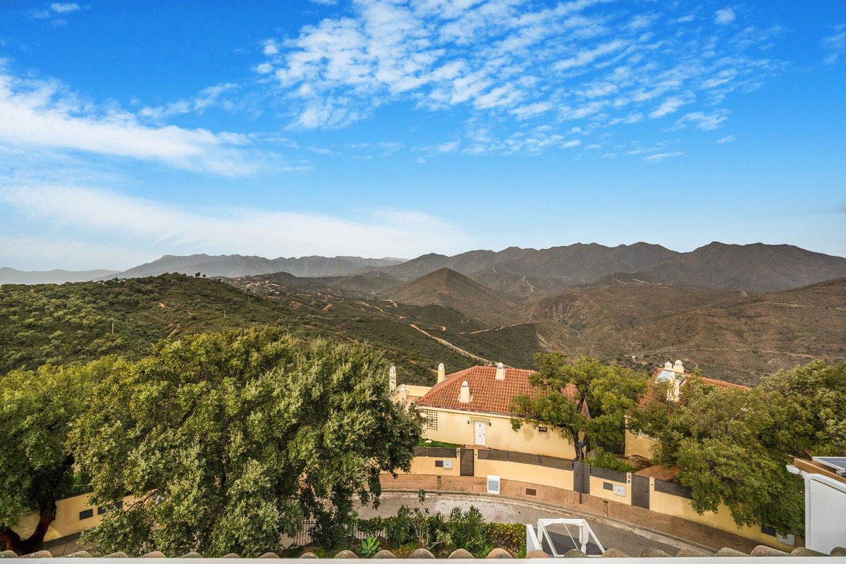 R4692088 - 3 Bedroom Villa in Marbella, Malaga