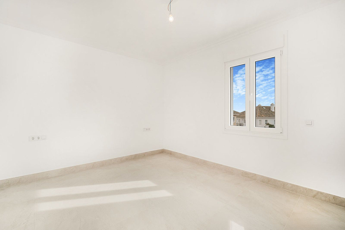 R4692088 - 3 Bedroom Villa in Marbella, Malaga