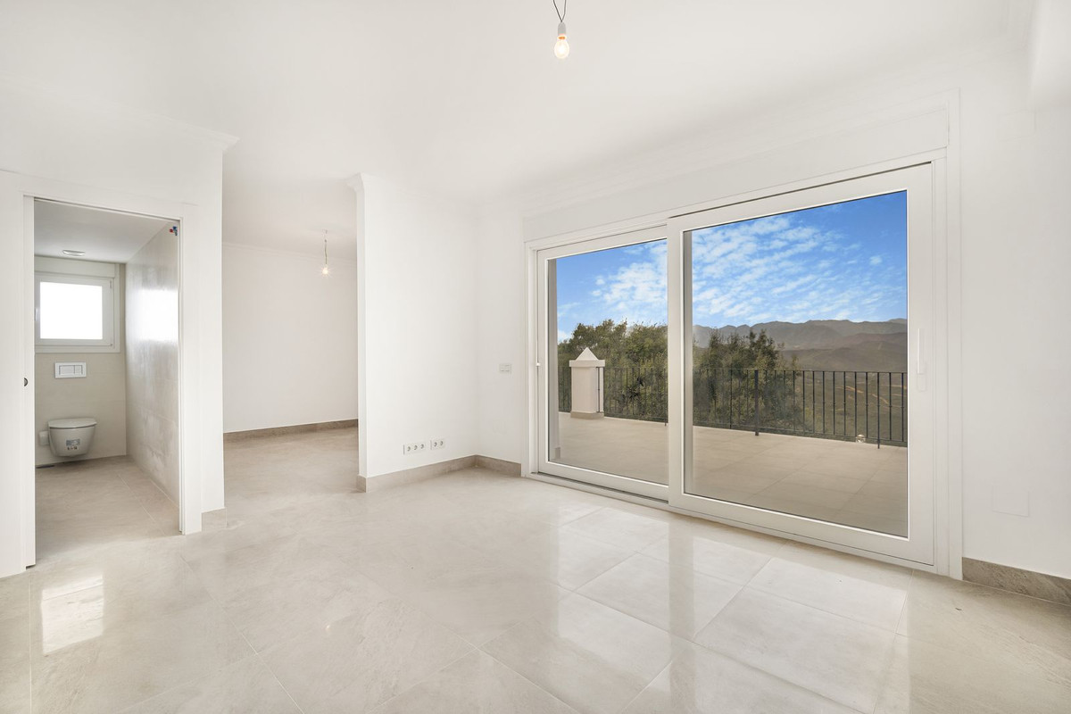 R4692088 - 3 Bedroom Villa in Marbella, Malaga