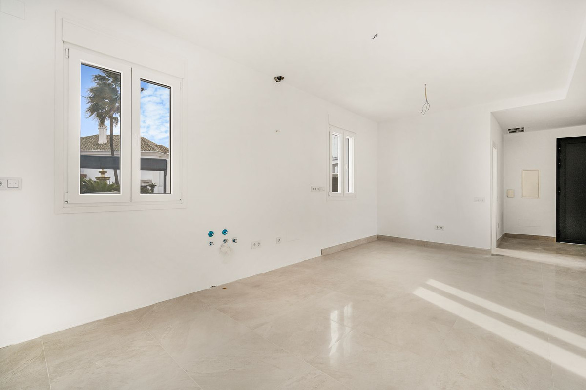 R4692088 - 3 Bedroom Villa in Marbella, Malaga