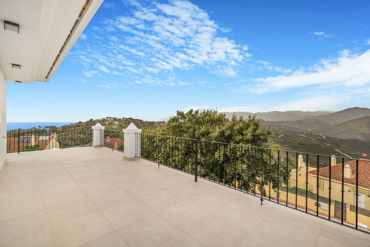 R4692088 - 3 Bedroom Villa in Marbella, Malaga