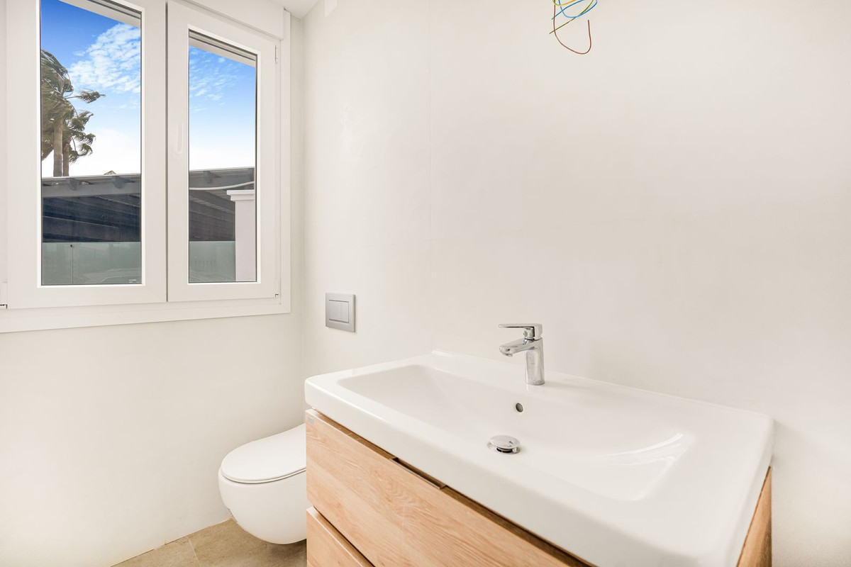 R4692088 - 3 Bedroom Villa in Marbella, Malaga