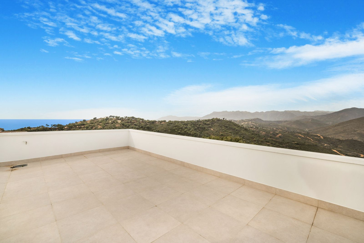 R4692088 - 3 Bedroom Villa in Marbella, Malaga